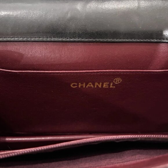 Authentic CHANEL black lambskin single flap classic crossbody single flap - Picture 14 of 16